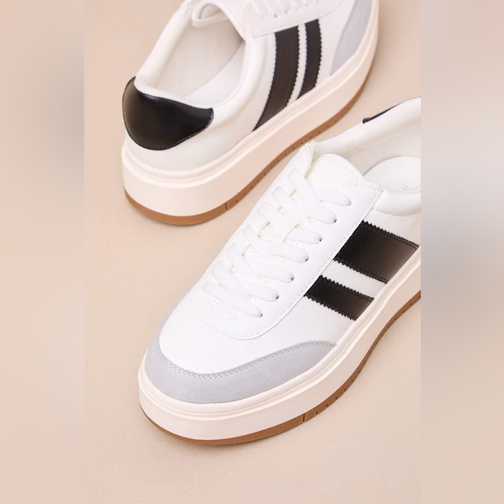 NWT NIB Madden Girl Navida Lace Up Platform Sneaker White Black Size 8 - Picture 4 of 11